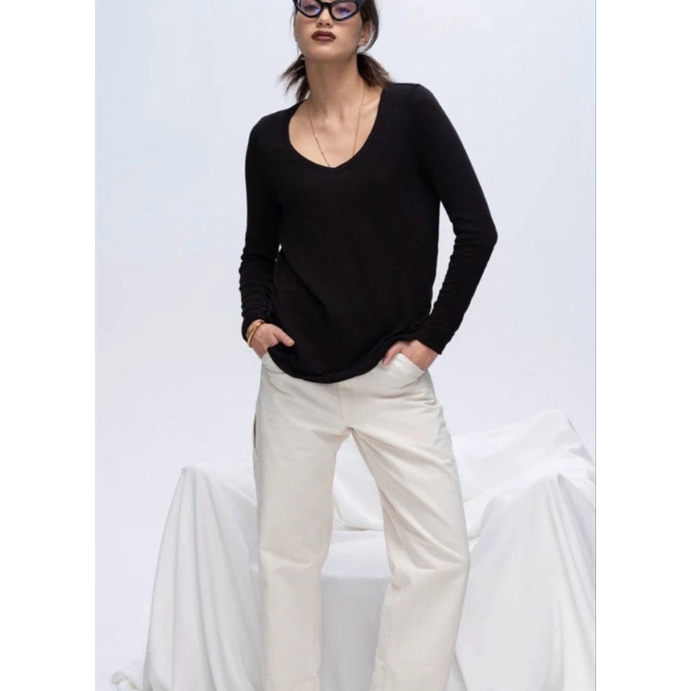 ATM Anthony Thomas Melillo
Long-Sleeve V-Neck Slub Tee Black Small